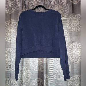 Navy blue cropped sweater